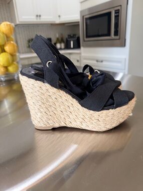 NWOT Lulu’s Black Ankle tie Wedge Sandals with Rope Platform